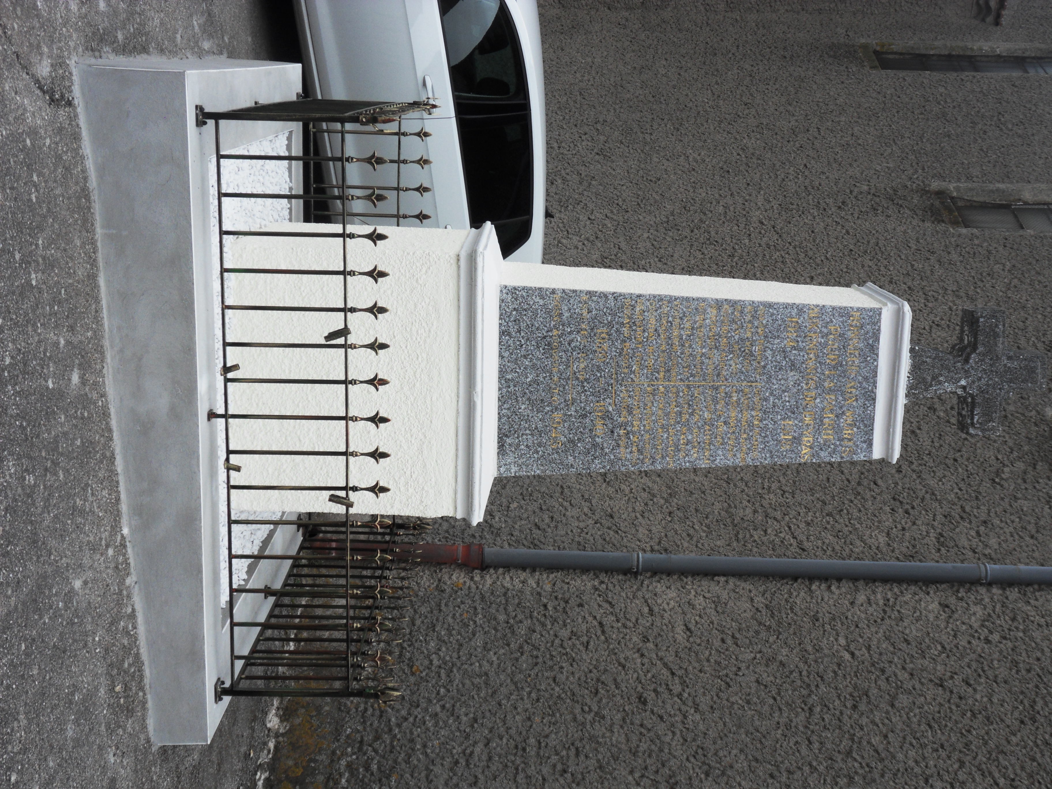 Monument aux morts de Deyras